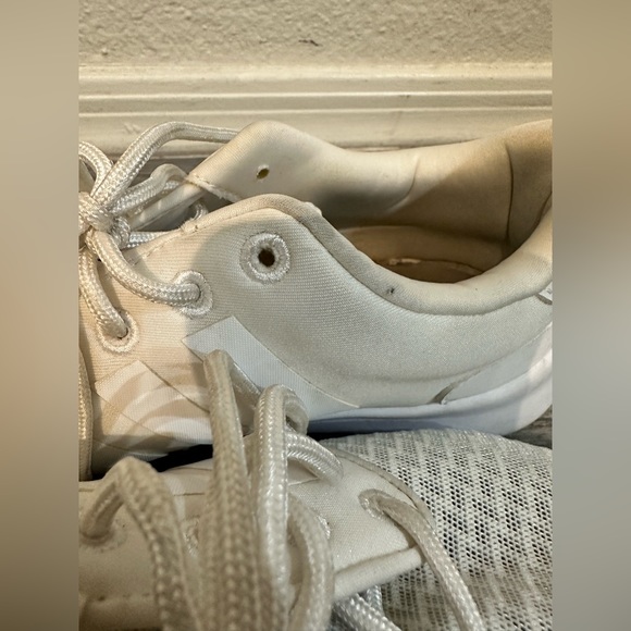 Adidas Memory Foam Tennis Shoes - Picture 11 of 11